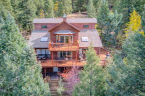 Expansive Mountain Retreat with Views of Pikes Peak!